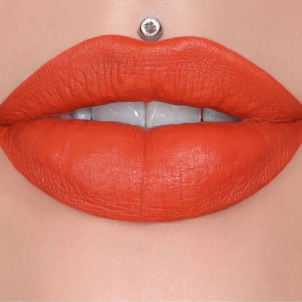 NIB Jeffree Star Velour Liquid Lipstick “Pain Is Pleasure” Vibrant Orange